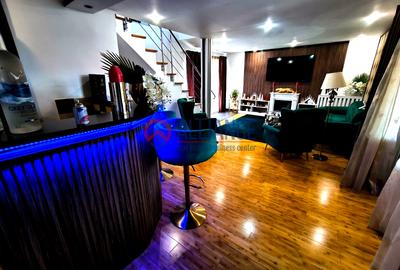Casă cu 10 camere decomandat în CET
