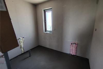 Duplex despartit prin C.T.- dormitor la parter - canalizare - 12