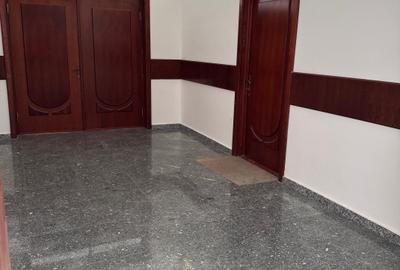 Birou, 21 mp în Astra