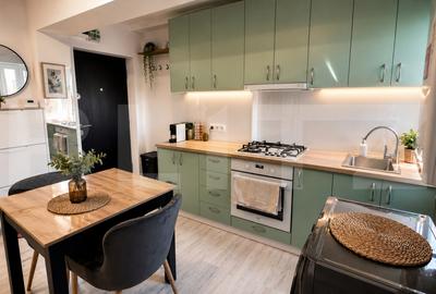 Apartament cu 3 camere decomandat, mobilat în 22 Decembrie
