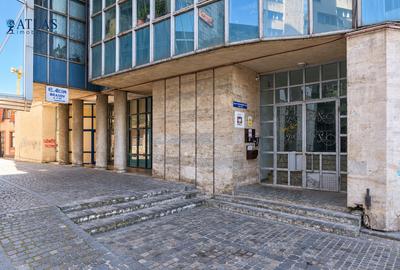 Apartament 3 camere, 80 mp, 2 băi,  etaj 8 - 4