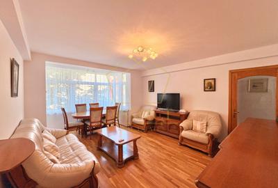 Apartament cu 3 camere semidecomandat, mobilat în Ultracentral