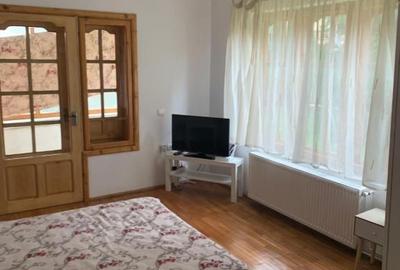 Vila P+M Busteni 9.7 Booking, 5 dormitoare, fosa septica, centrala, curte, garaj - 11