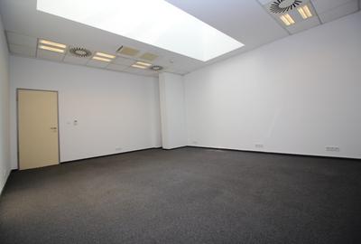 2 birouri de 36 și 34 de mp în clădire de birouri clasa A, an 2009, 2 parcări - 11