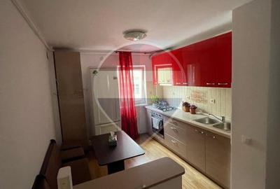 Apartament cu 2 camere decomandat în Tractorul