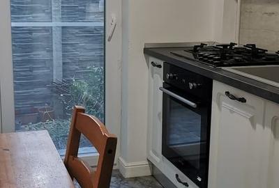 Aproape de Cuina. Gradina proprie trecuta pe CF. Bucatarie inchisa. - 2