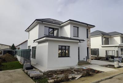 FARA COMISIOANE  in COMPLEXUL Rudem Gulia casa P+1 pod 2 placi 3 bai LA CHEIE - 10