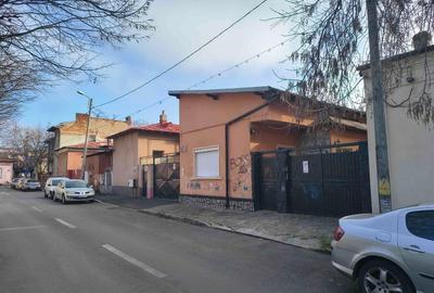 Casă individuală cu 4 camere în Grozăvești