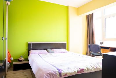 Apartament cu 3 camere decomandat, mobilat în Central
