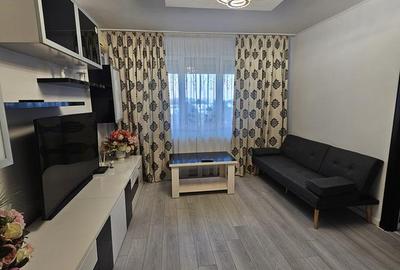 Apartament cu 3 camere semidecomandat în Titan