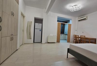 Parc Cismigiu -Sala Palatului- Inchiriere garsoniera - centrala proprie ! - 22