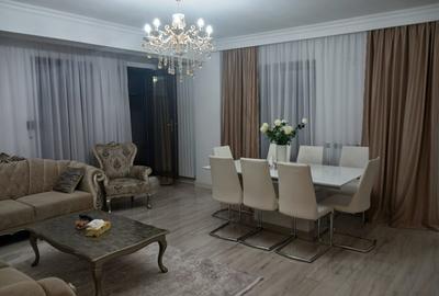 Apartament cu 4 camere semidecomandat în Bucureștii Noi