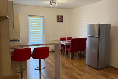 Apartament cu 2 camere semidecomandat, mobilat în Florești