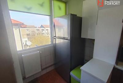 Apartament cu 3 camere de vanzare in zona Soarelui - 11