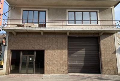 Spațiu comercial, 400 mp în Lunei