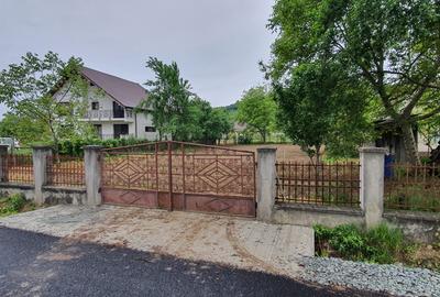 De vânzare – Casă D+P+E, anexă și teren generos  Gardani Maramures - 8