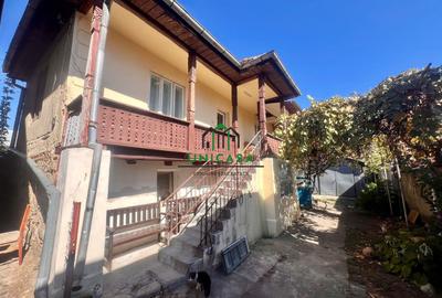 Casă individuală cu 2 camere în Central