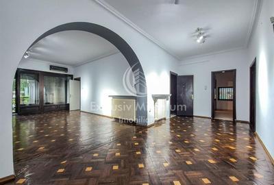 Parter Birouri Piata Romana 8 Locuri de Parcare - 3