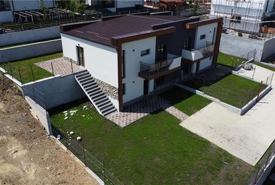 Casă cu 3 camere în Valea Adâncă
