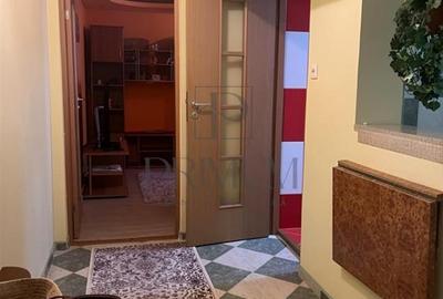 Apartament cu 3 camere semidecomandat în Șagului