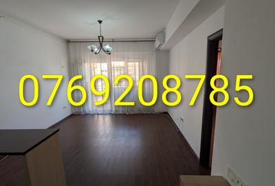 Vând apartament 2 camere, pozitionare excelenta.