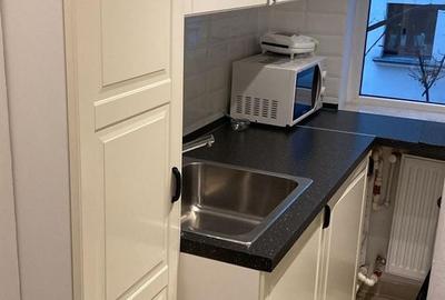 Apartament cu 2 camere semidecomandat, mobilat în Romană