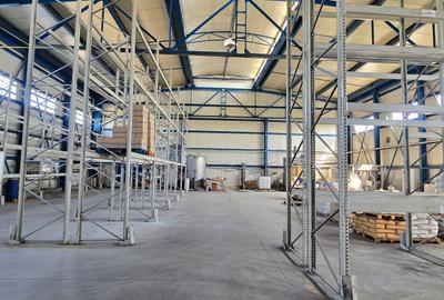 Proprietate industriala: depozitare 6.978 mp + birouri 864 mp - 7