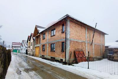 Casă/vilă spațioasă, centrală în Săliște, structură S+P+E+M - 1