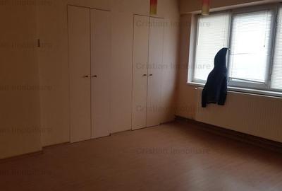 3 camere, Confort 1 Decomandat, etaj intermediar in bloc cu lift, Viziru 3 - 2