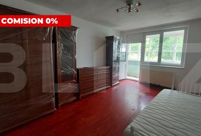 Apartament cu 3 camere semidecomandat, mobilat în Simeria