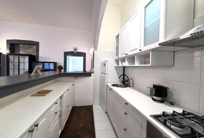 Apartament 2 camere 70 mp, cladire istorica, str Gh Sincai - Central - 21
