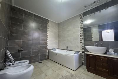 Apartament spatios cu vedere la parc, prima linie - 10