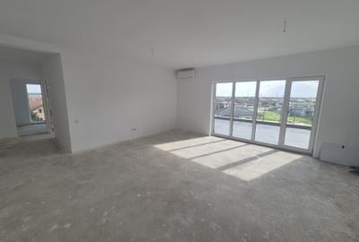 Apartament penthouse 4 camere, teresa 61 mp, Arad, comision 0 - 3