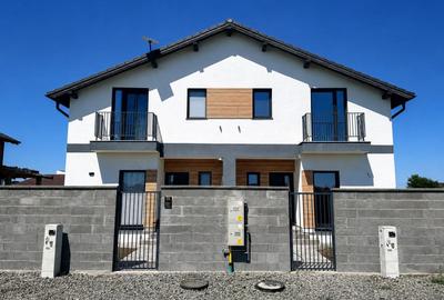 Duplex cu 4 camere în Moșnița Nouă