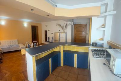Apartament semidecomandat, Centru – Strada Revoluției, etaj 1 - 10