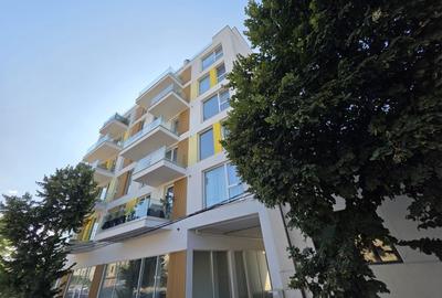 Apartament cu 3 camere decomandat, mobilat în Central