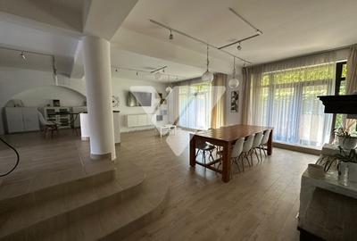 Casă individuală cu 8 camere în Ștrand