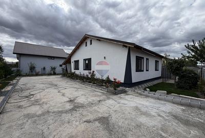 Casă individuală cu 4 camere în Vânători
