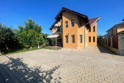 Casă individuală cu 6 camere în Florești