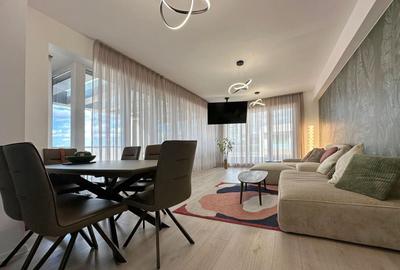 Apartament cu 3 camere decomandat, mobilat în Tractorul