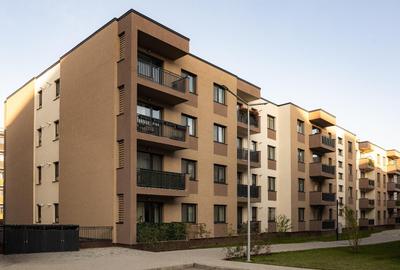 Apartament cu 3 camere decomandat în Tractorul