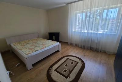 Apartament cu 2 camere decomandat în Zorilor