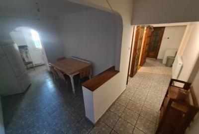 Apartament cu 2 camere semidecomandat în Girocului