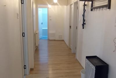 Apartament cu 3 cam cf 1 dec, mobilat si utilat, P/8 --Pecineaga sector 5 - 13