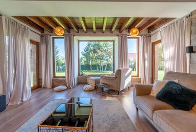 Proprietate exclusivista de vanzare: 2 case | 9 camere | 2000 mp teren - 10