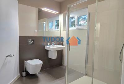 Renovated 6 Bedroom Luxury Villa with Private Garden, Swimming Pool & Sauna - 9