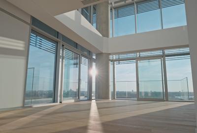 Apartament cu 4 camere decomandat în Floreasca