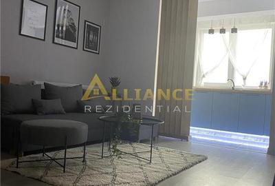 Apartament cu 3 camere decomandat, mobilat în Central