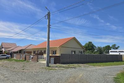 Duplex pe parter, mobilat și utilat complet, teren 300 mp – Bucovăț - 1