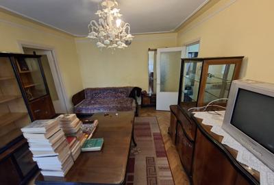 Apartament cu 2 camere semidecomandat, mobilat în Podu Roș